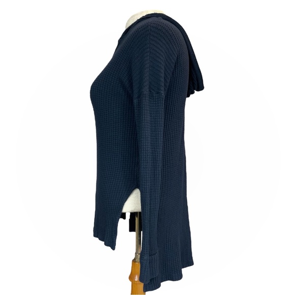 LNA ‘Eva’ High-Low Waffle Knit Hooded Sweater in ‘Midnight’ Blue Size XS - Picture 6 of 13